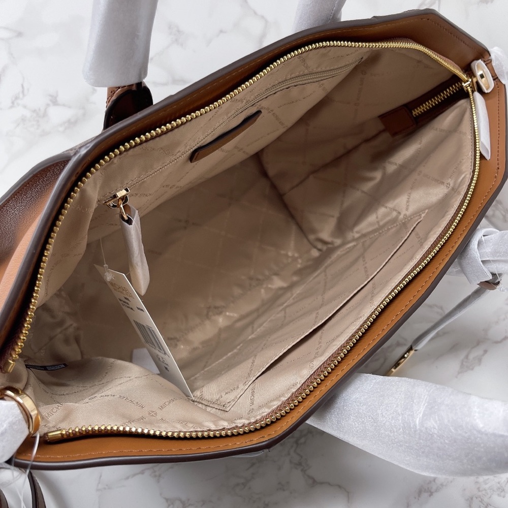 Michael Kors Avril Large Satchel and Wallet - Picture 7 of 13